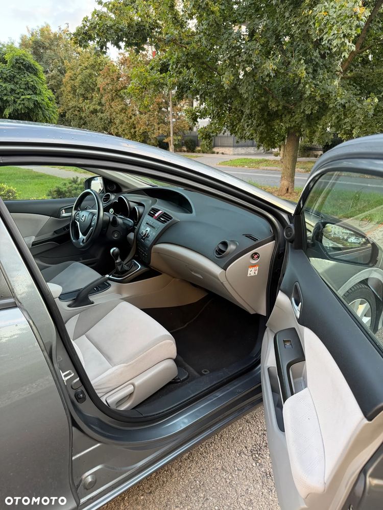 Honda Civic 1.8 i-VTEC Sport - 17