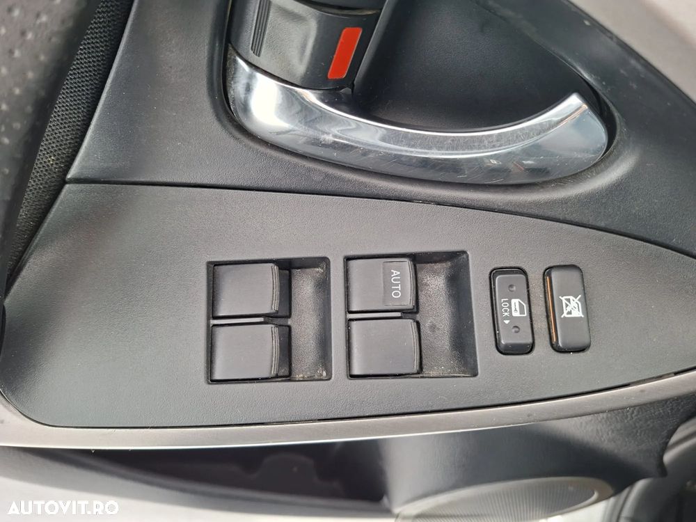 Toyota RAV4 2.2 D-4D 4x4 - 11