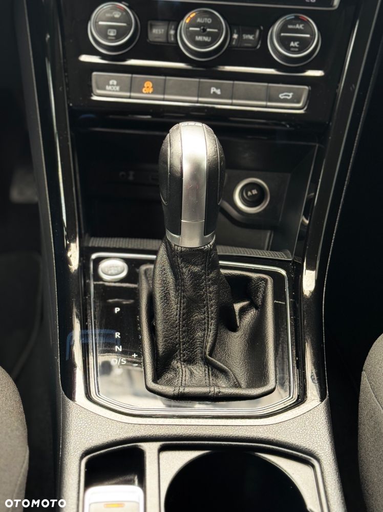 Volkswagen Touran 1.8 TSI BMT Highline DSG - 27