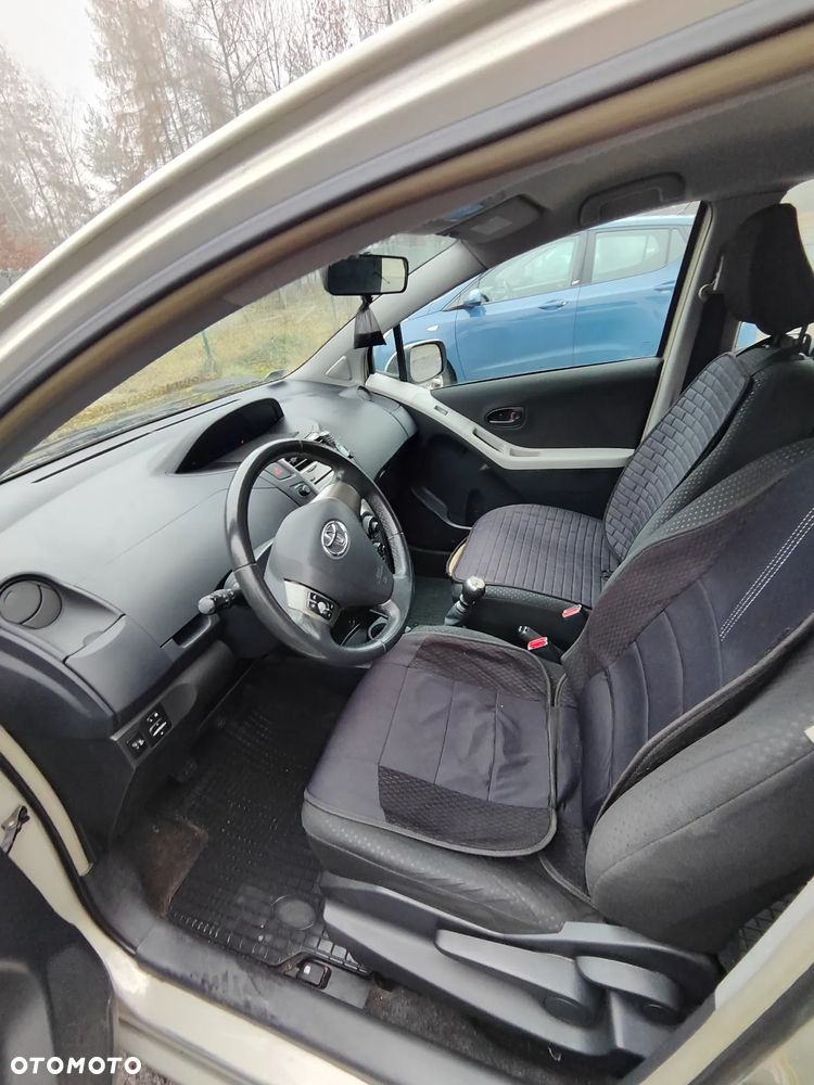 Toyota Yaris 1.33 Sol - 4