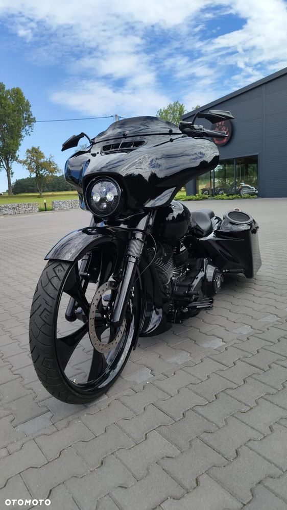 Harley-Davidson Touring Street Glide - 22