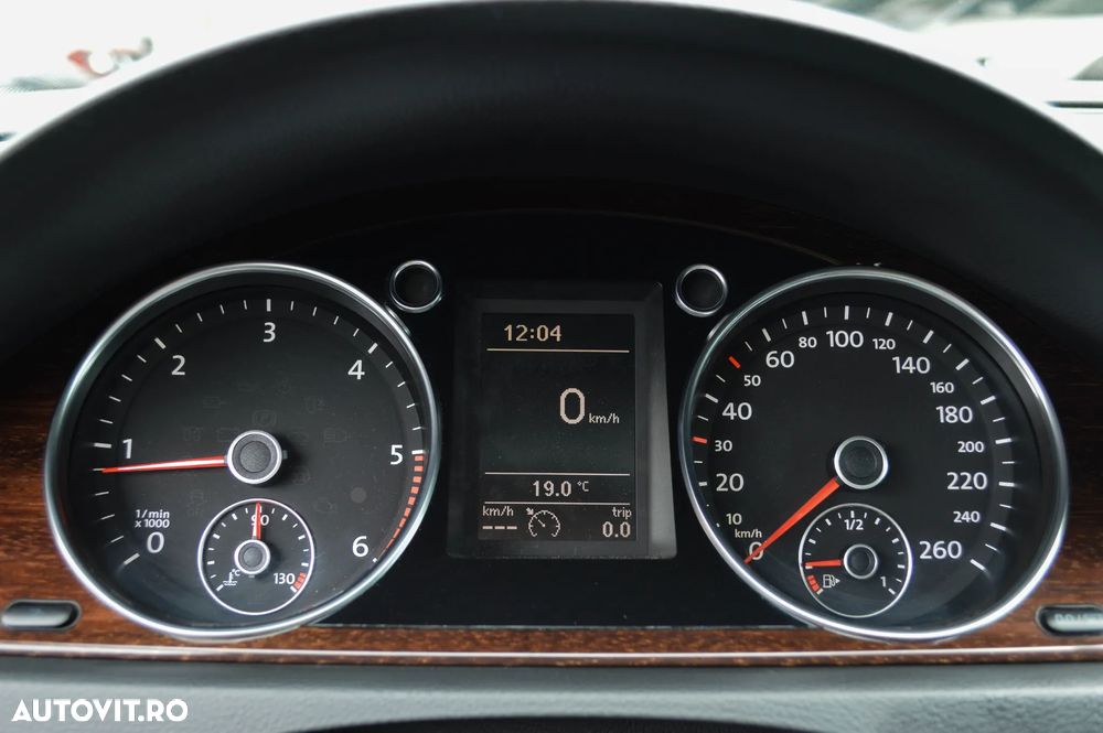 Volkswagen Passat 2.0 TDI DPF 4Motion Highline - 28