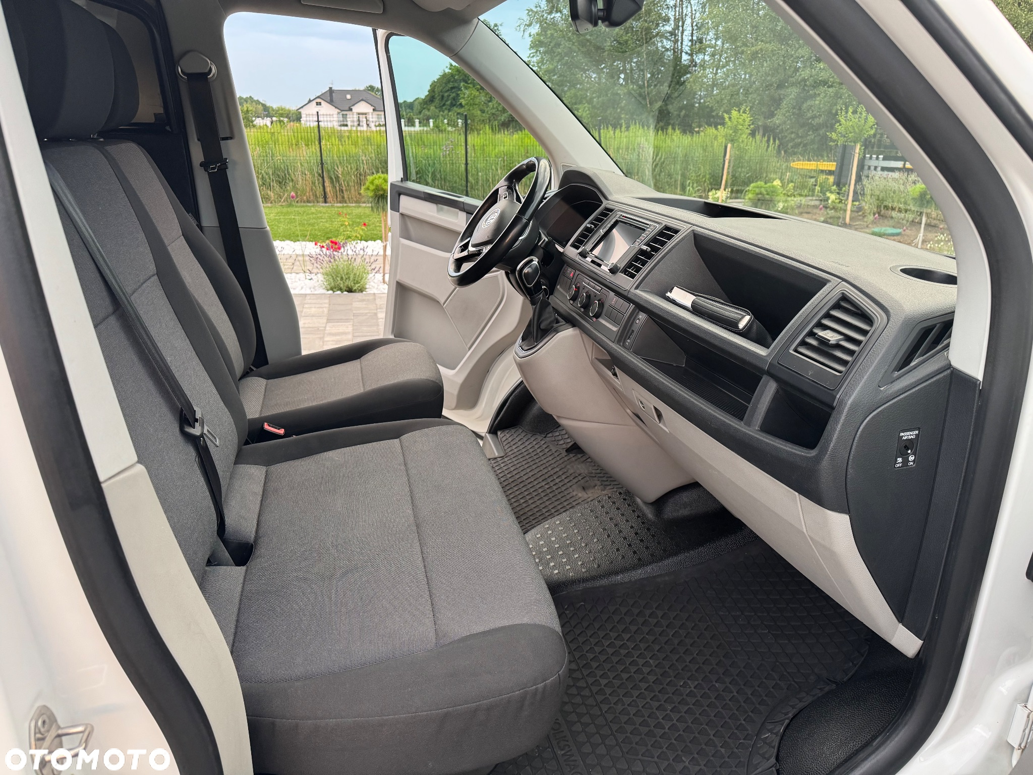 Volkswagen Transporter - 28