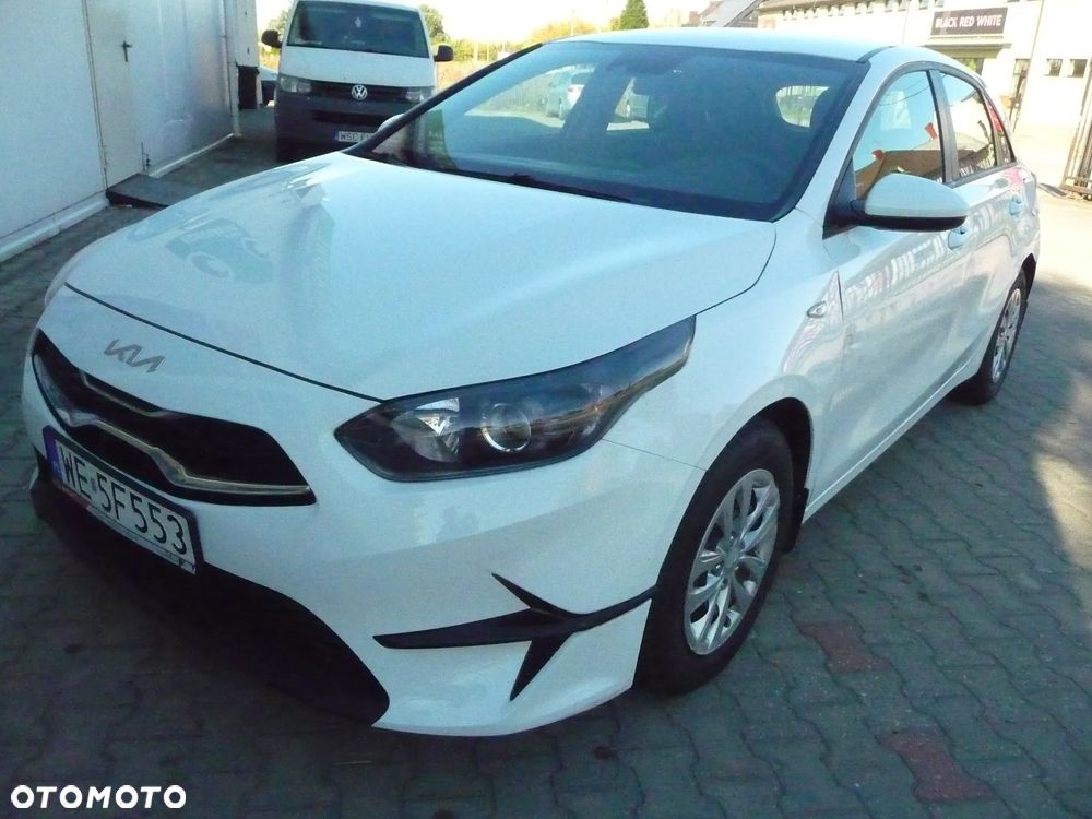 Kia Ceed - 11