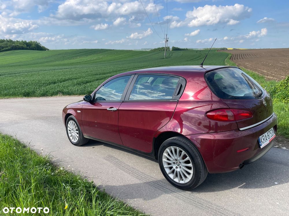Alfa Romeo 147 1.9 JTD 16V Progress - 8