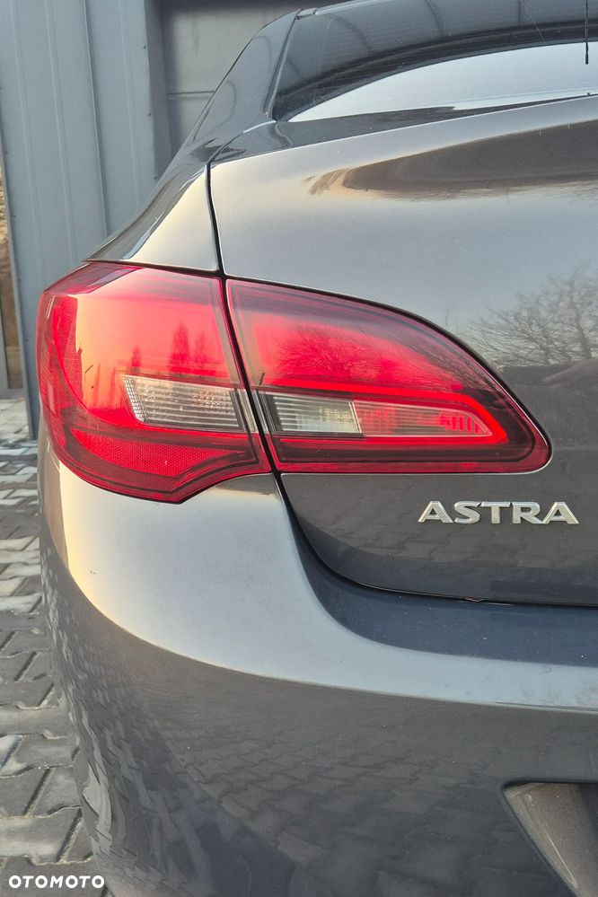 Opel Astra 1.4 T Cosmo EU6 - 21