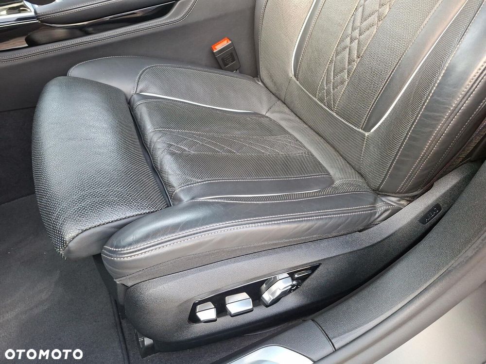 BMW Seria 7 750d xDrive sport - 12