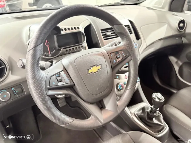 Chevrolet Aveo 1.2 LS - 36