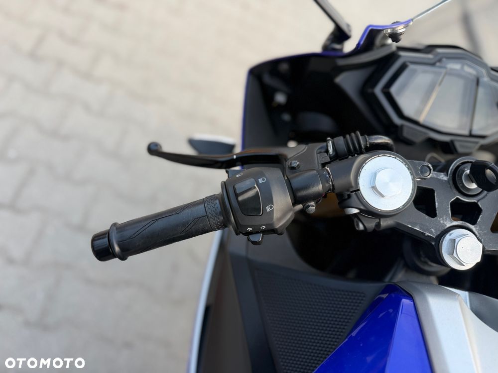 Yamaha YZF - 24