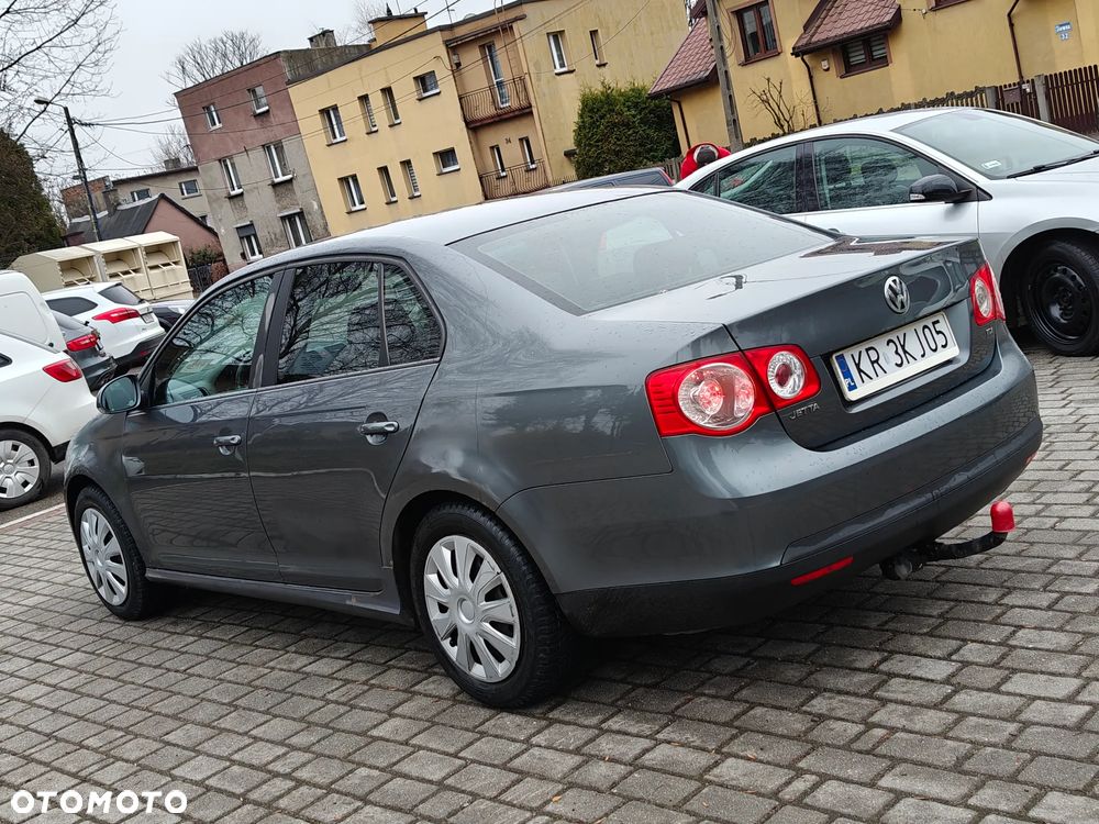 Volkswagen Jetta 1.9 TDI Comfortline - 16