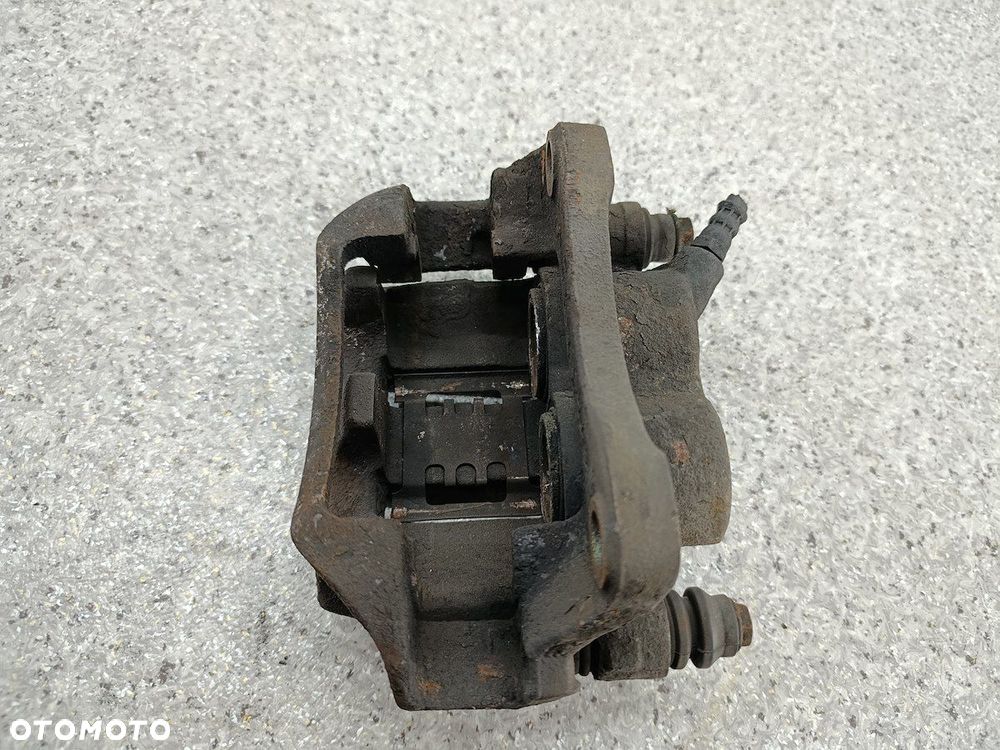 ZACISK HAMULCOWY LEWY PRZÓD RENAULT MASTER II FL BOSCH 3.0 DCI - 6