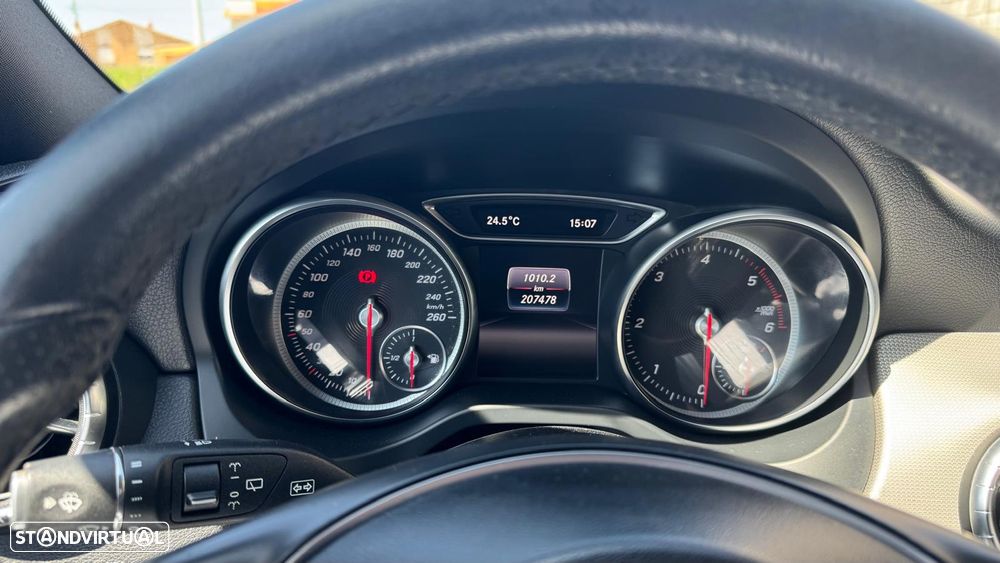 Mercedes-Benz CLA 200 (CDI) d Urban - 4