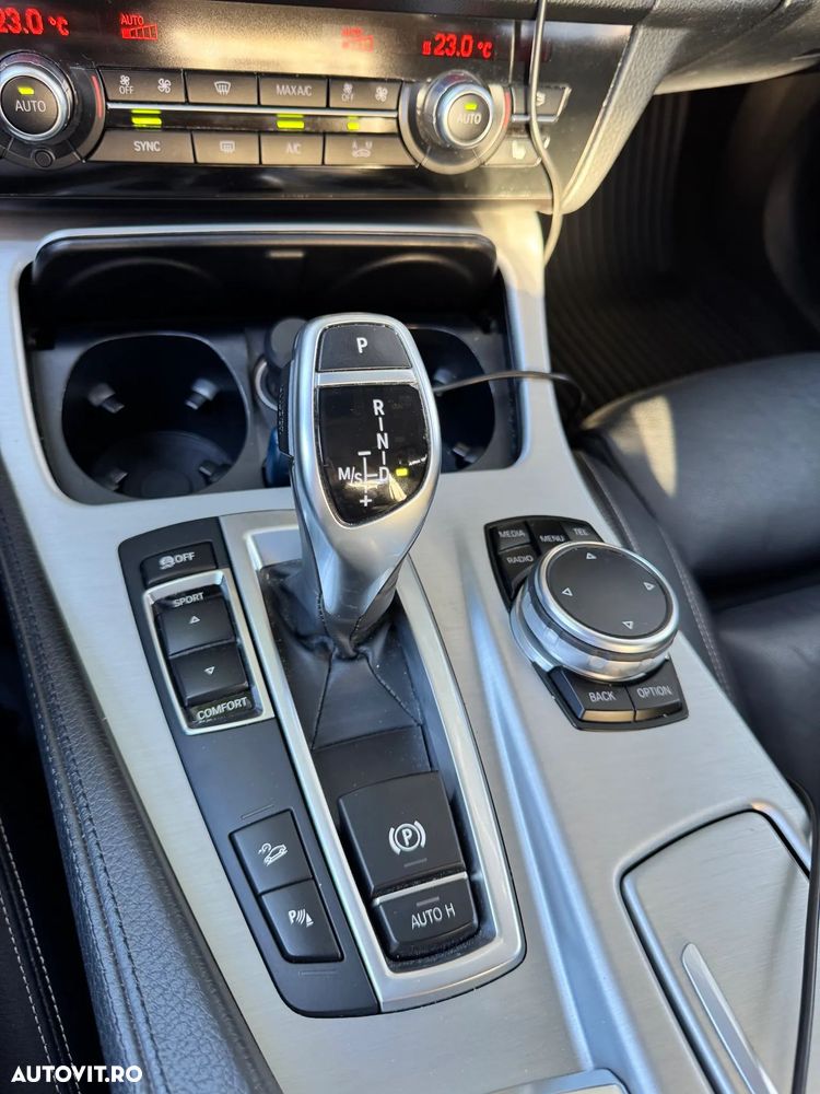 BMW Seria 5 530d xDrive AT - 23