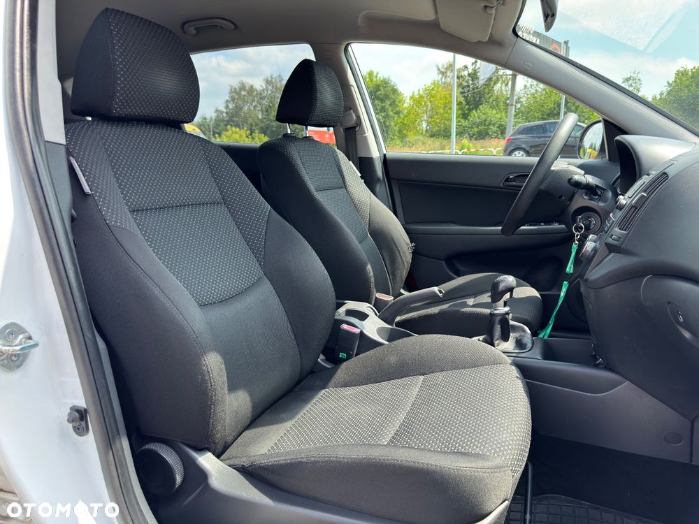 Hyundai i30 i30cw 1.6 CRDi blue Classic - 28