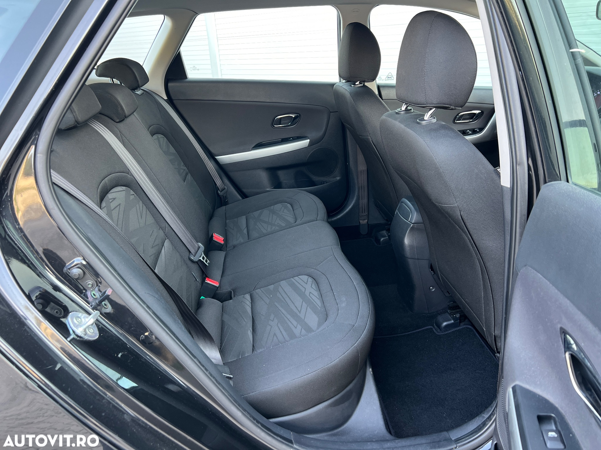 Kia Ceed 1.6 DSL Star - 11