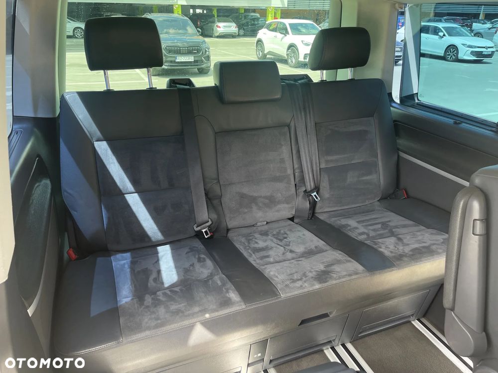 Volkswagen Multivan - 22