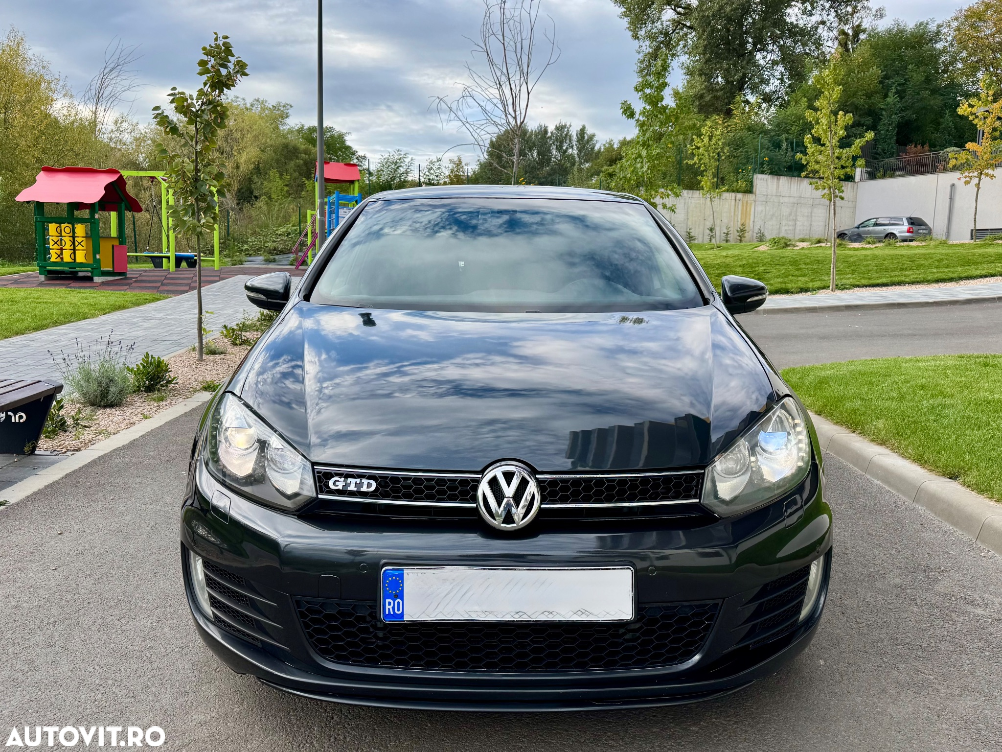 Volkswagen Golf 2.0 DPF GTD - 2