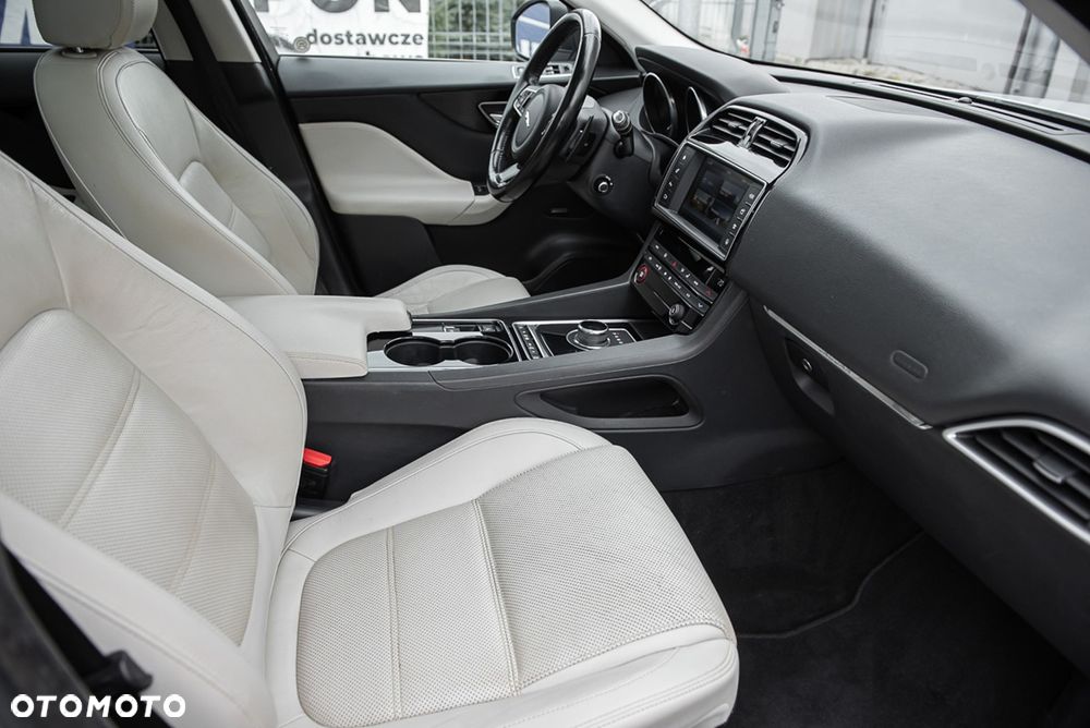 Jaguar F-Pace 2.0 i4D AWD Prestige - 36