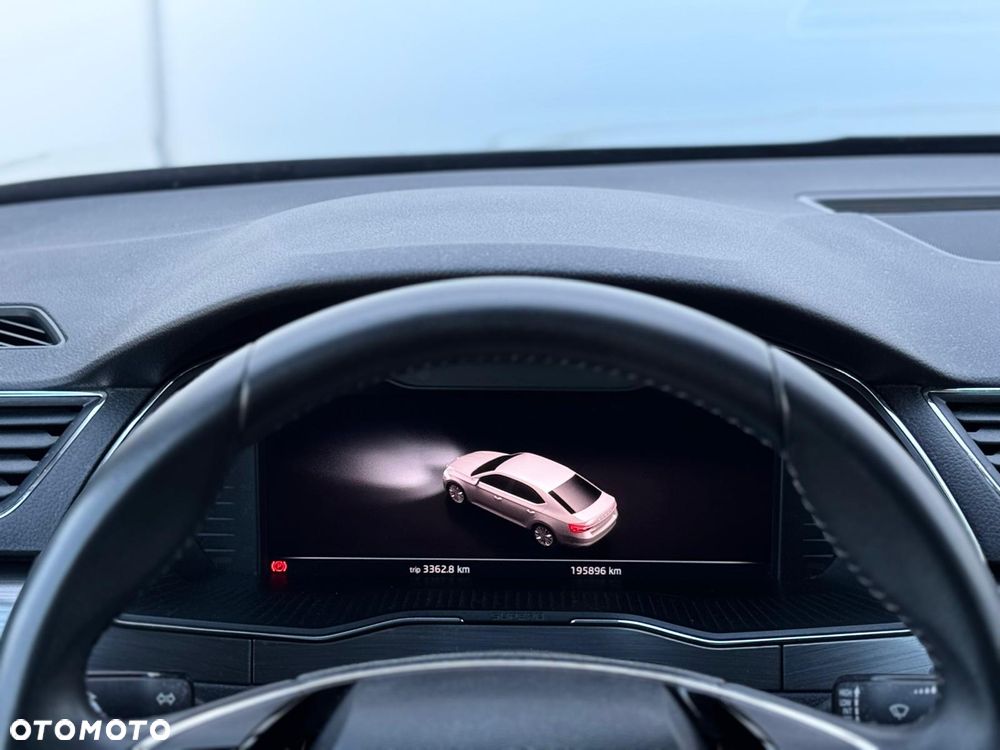 Skoda Superb 2.0 TDI SCR 4x4 Style DSG - 9