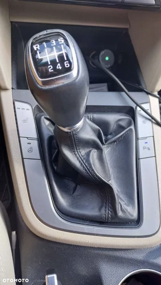 Hyundai Elantra 1.6 Style - 7