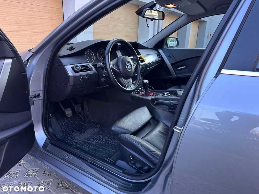 BMW Seria 5 525i - 12