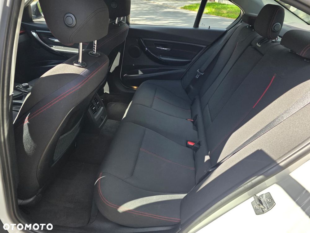 BMW Seria 3 - 24