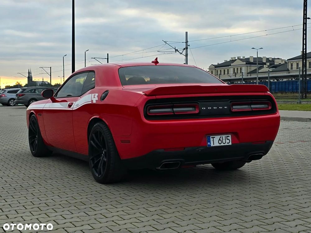 Dodge Challenger ver-5-7-r-t - 10
