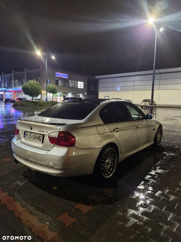 BMW Seria 3 325xi - 11