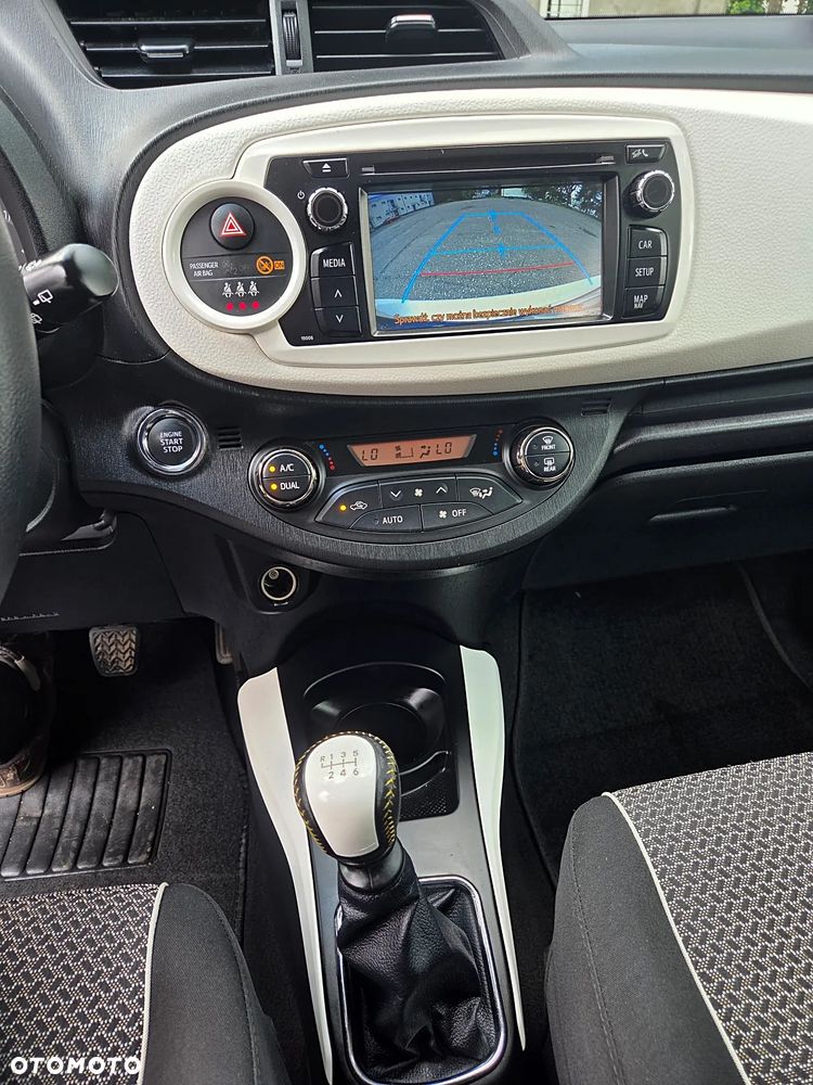 Toyota Yaris 1.33 VVT-i Executive - 12