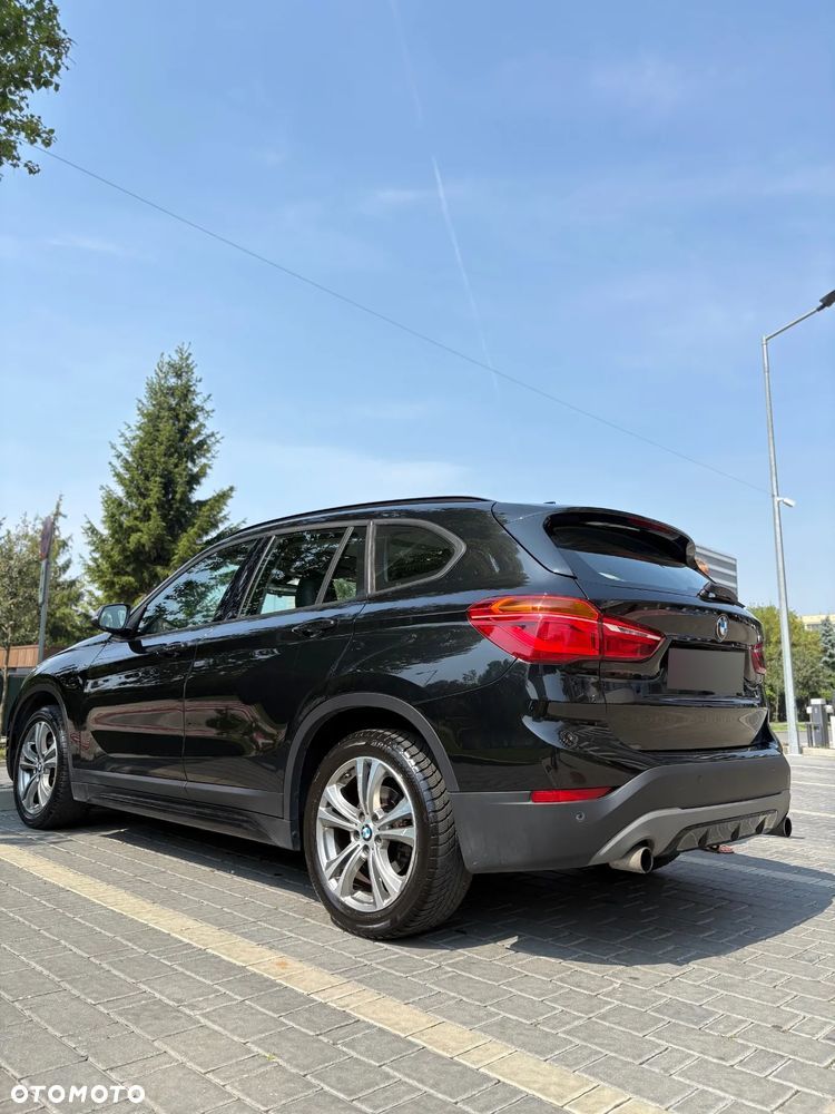 BMW X1 xDrive20i Sport Line - 2