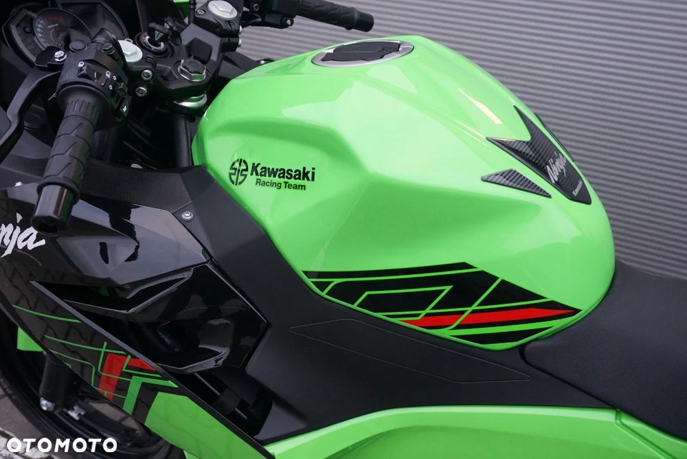 Kawasaki Ninja 400 - 15