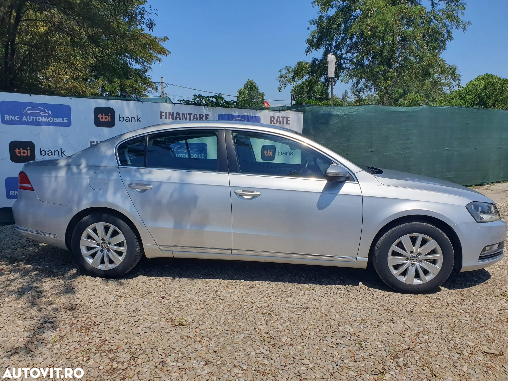 Volkswagen Passat 1.6 TDI BlueMotion Technology Comfortline - 12