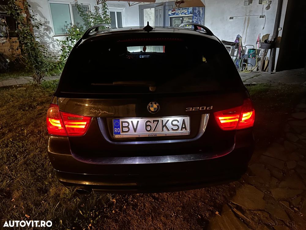 BMW Seria 3 320d DPF Touring Aut. - 5