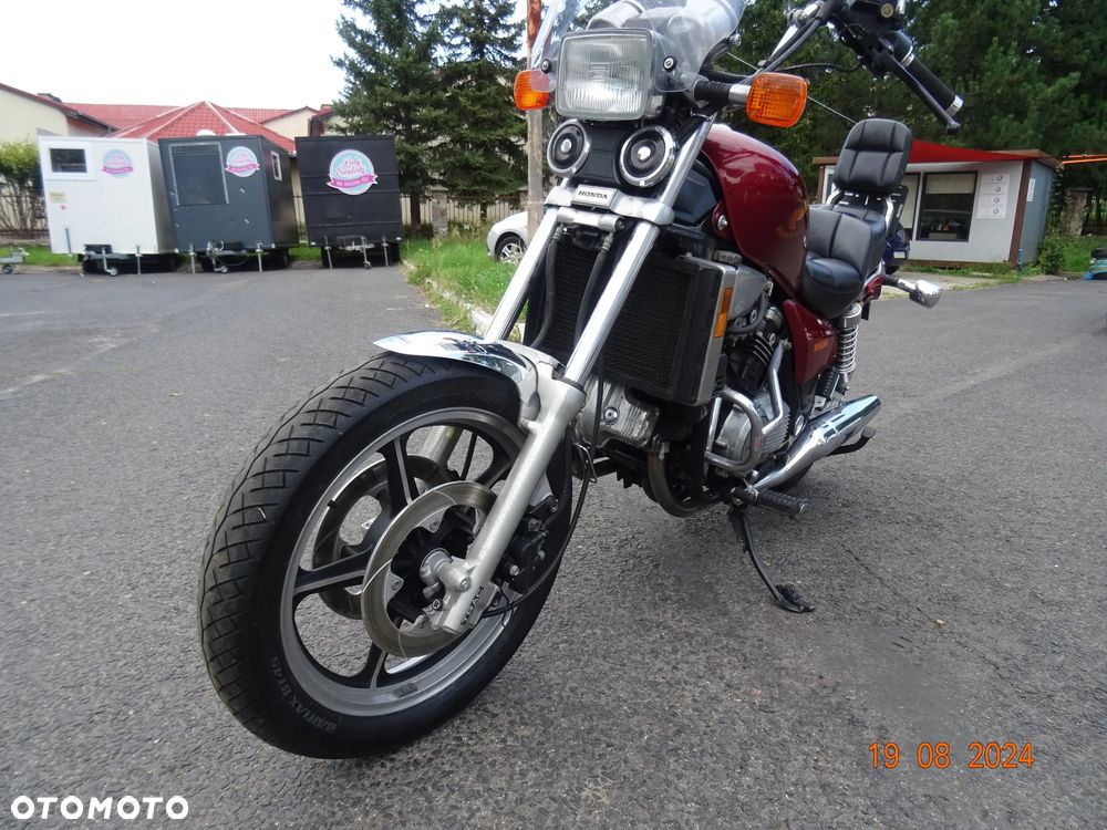 Honda VF - 8