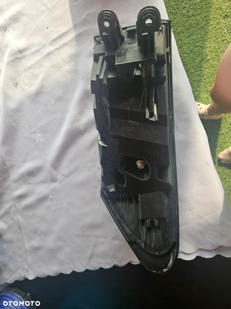 Tylna lewa lampa Europa VW ID4 - 6