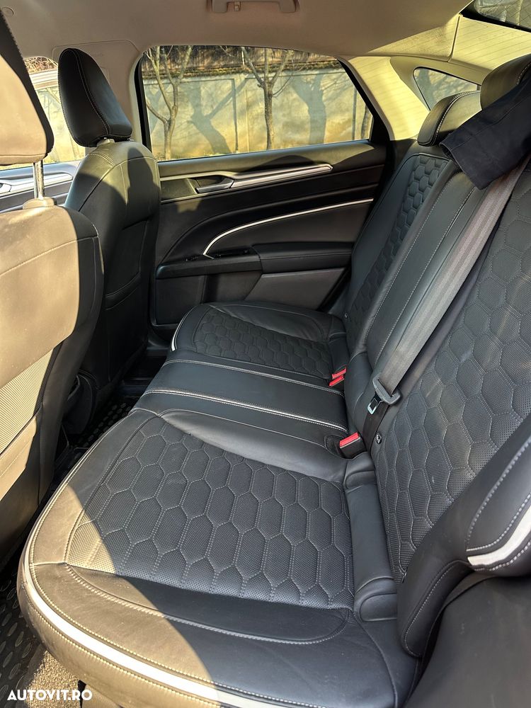 Ford Mondeo 2.0 HEV Vignale - 9