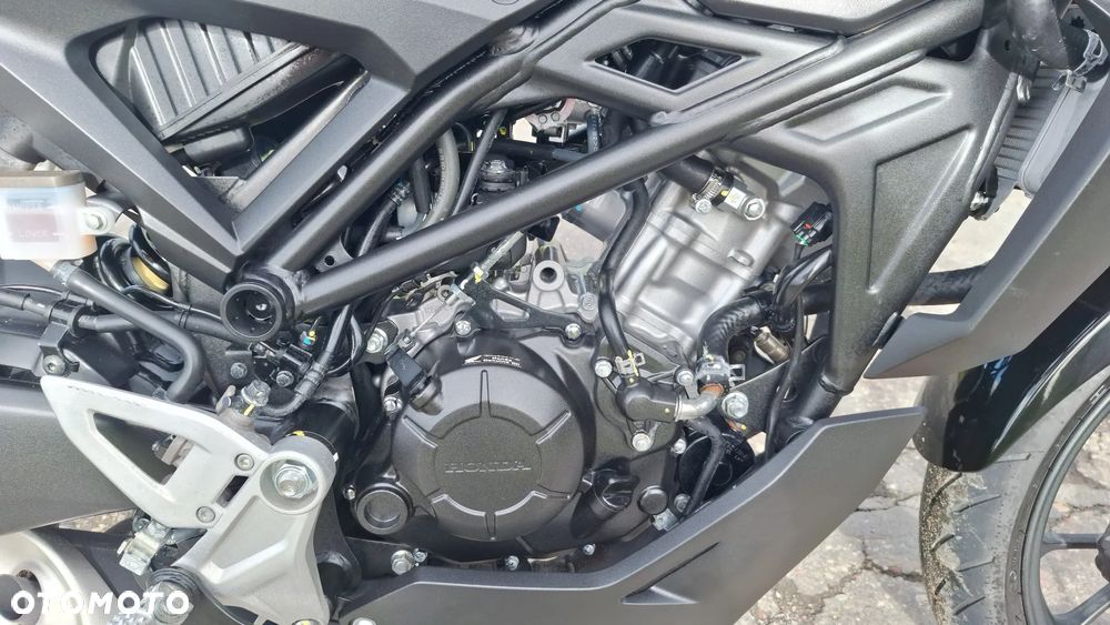 Honda CB - 30
