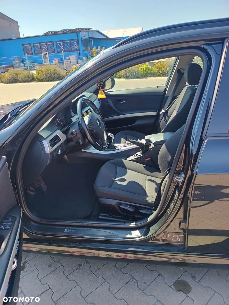 BMW Seria 3 316d - 14