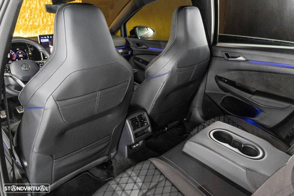 VW Golf Variant 1.5 TSI R-Line - 48