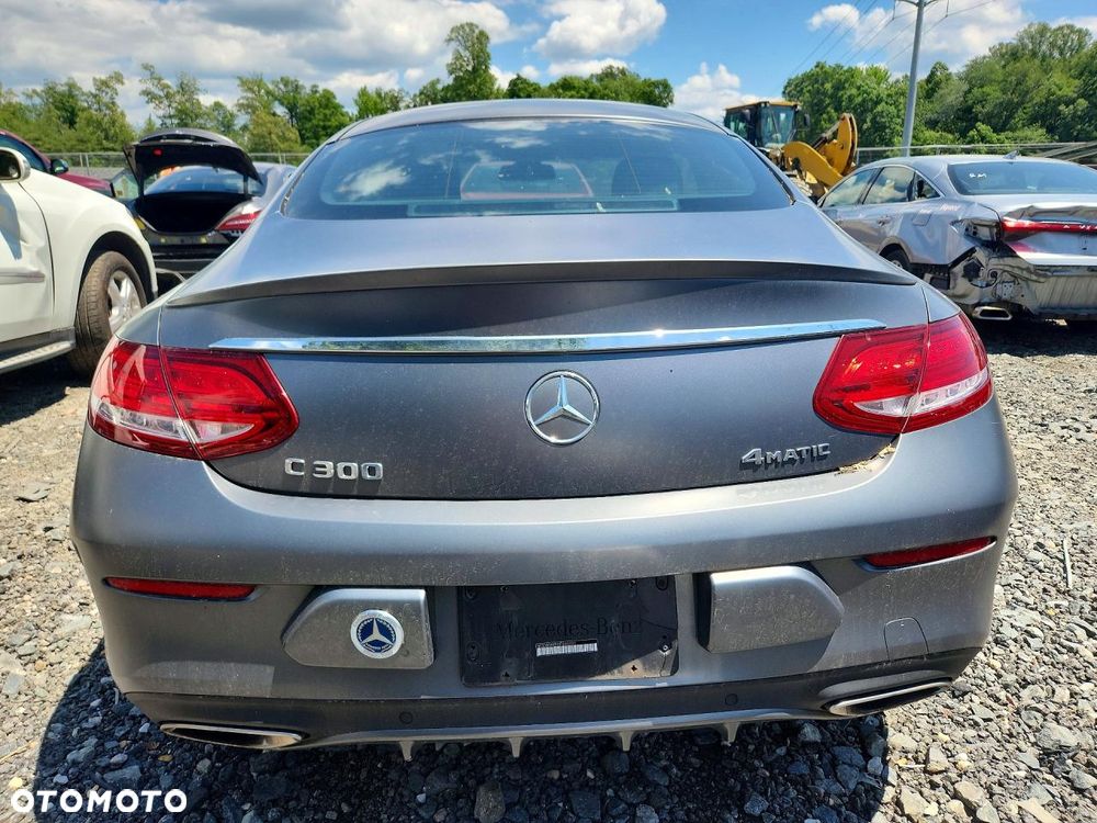 Mercedes-Benz Klasa C 300 9G-TRONIC AMG Line - 6