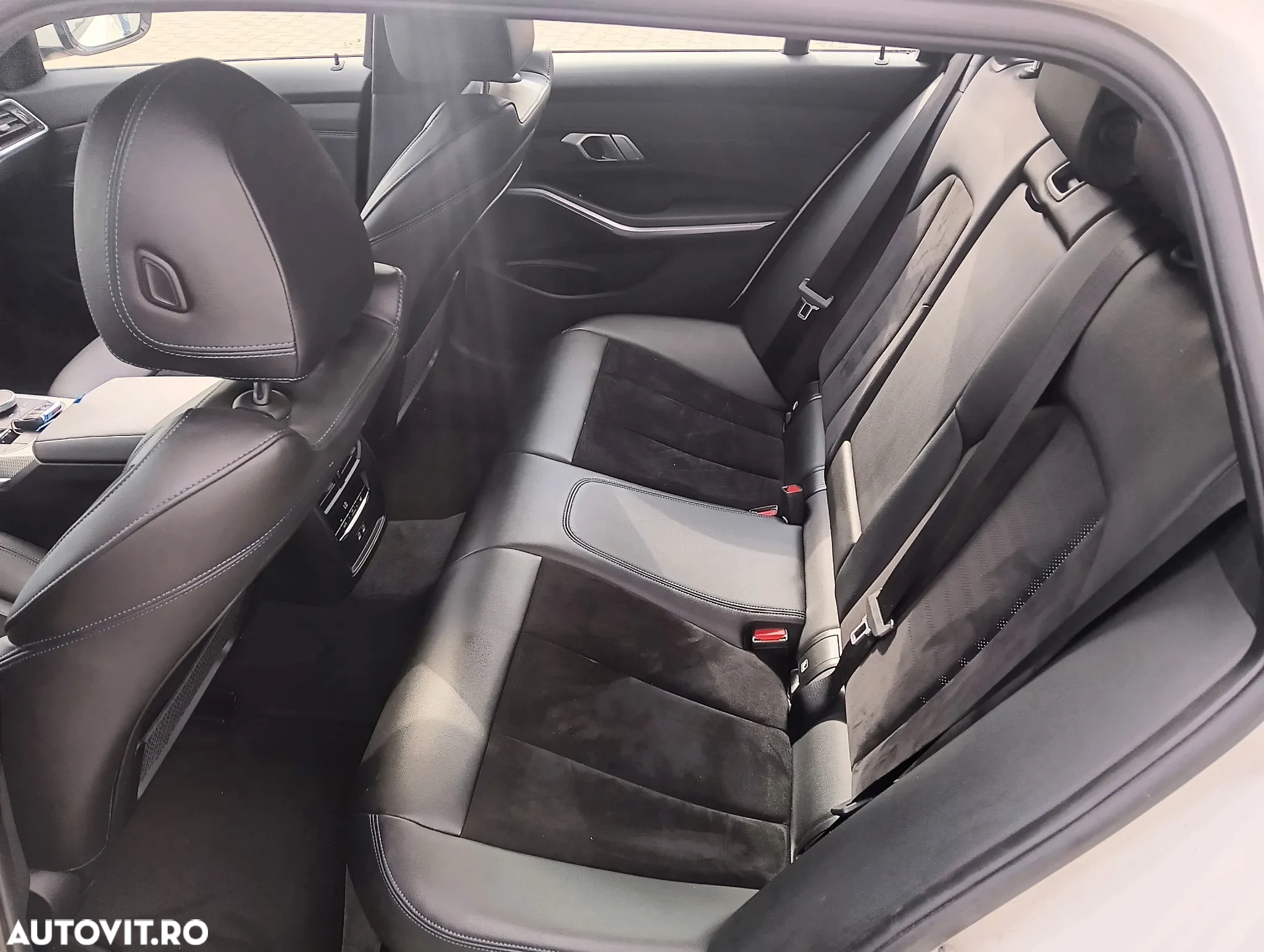 BMW Seria 3 318d Touring Aut. M Sport - 11