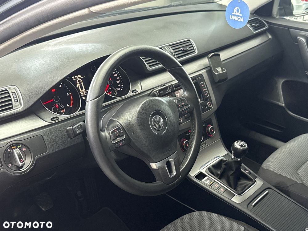 Volkswagen Passat 2.0 TDI DPF Comfortline - 16