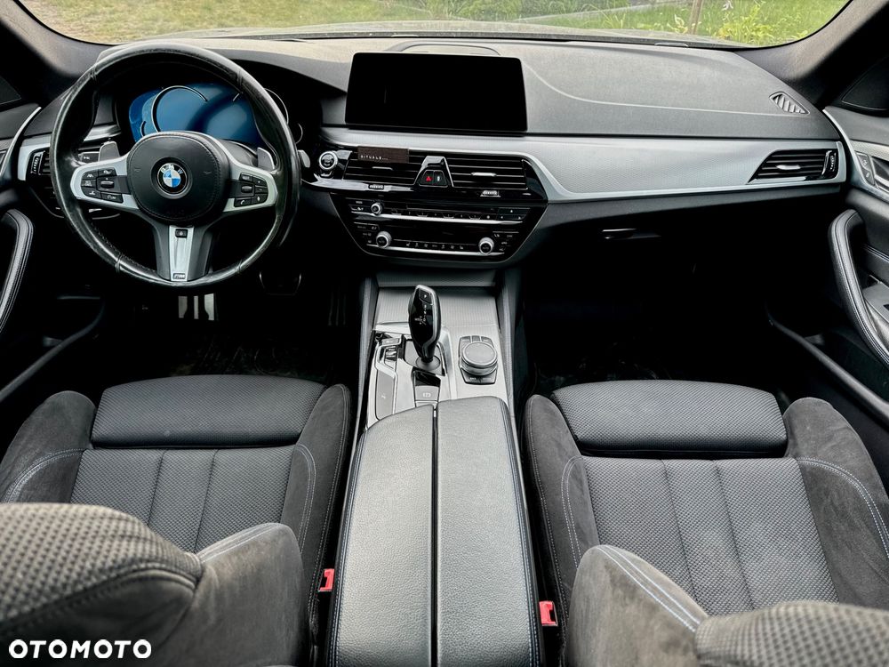 BMW Seria 5 525d M Sport sport - 9