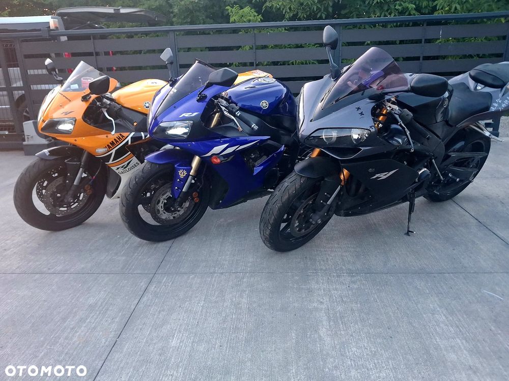 Yamaha R1 - 9