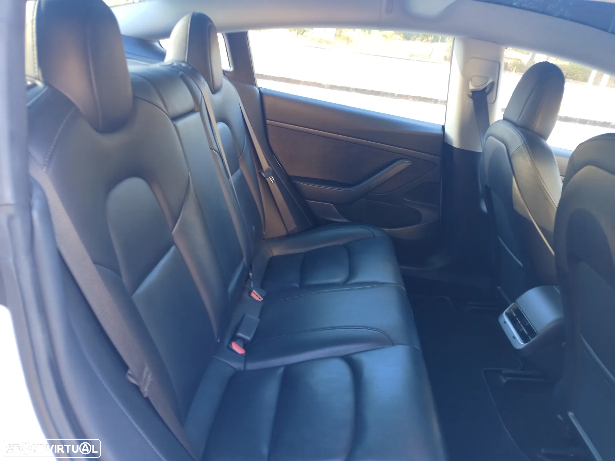 Tesla Model 3 - 9