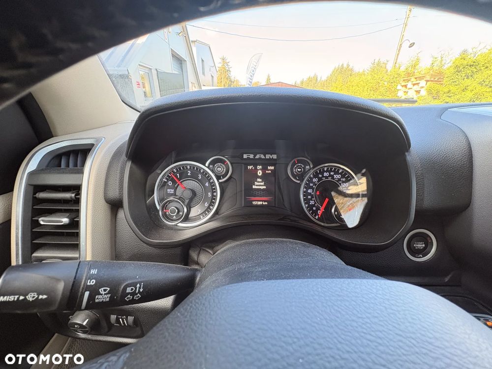 RAM 1500 5.7 Crew Cab Bighorn - 2