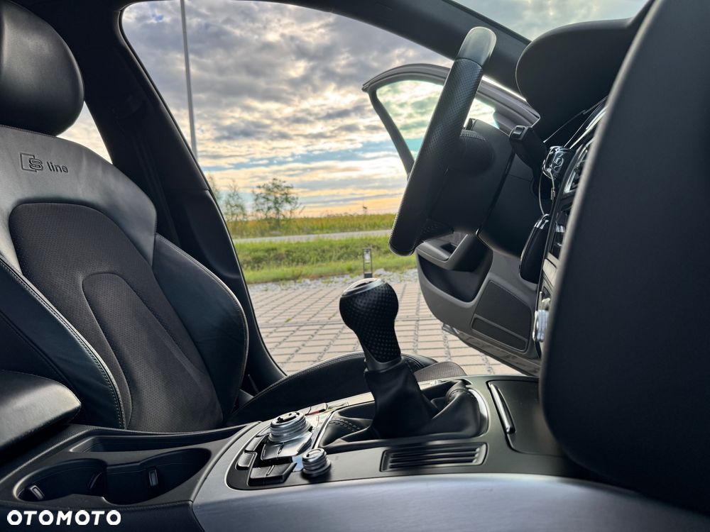 Audi A4 Avant 2.0 TDI DPF clean diesel S line Sportpaket - 32