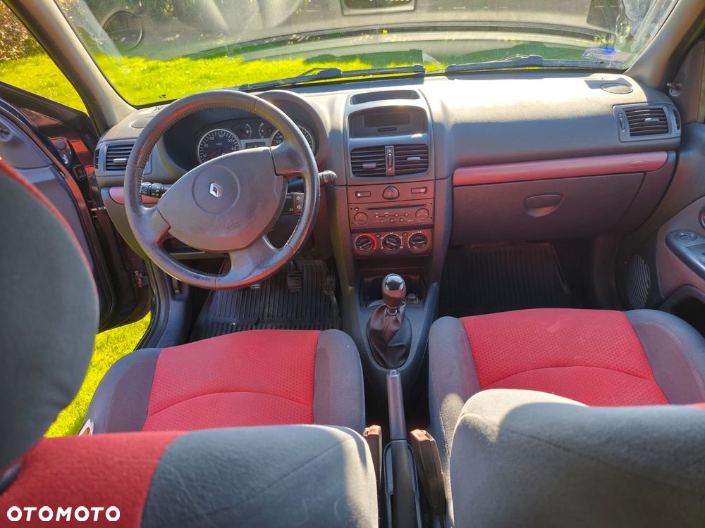 Renault Clio - 10