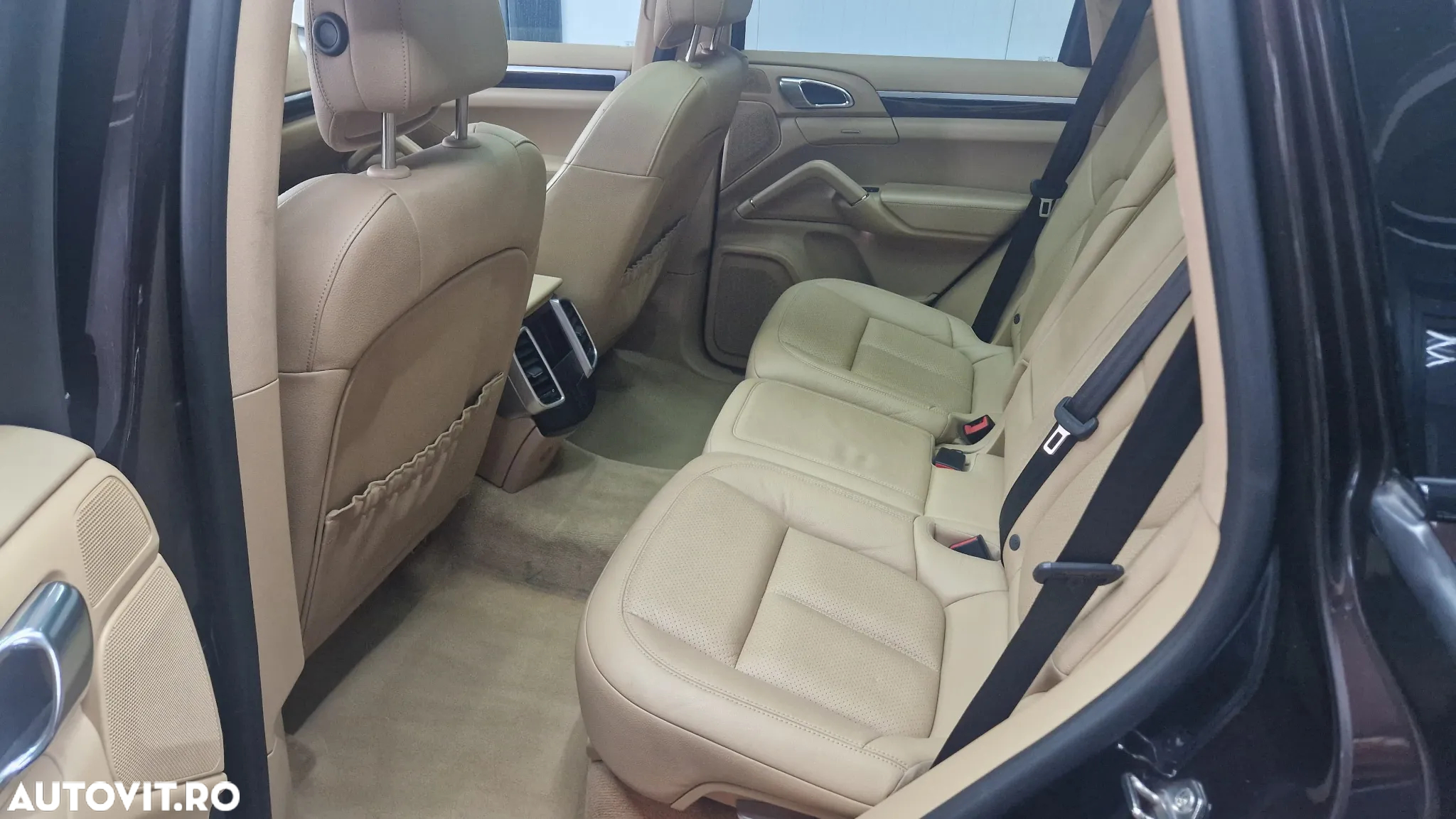 Porsche Cayenne - 32