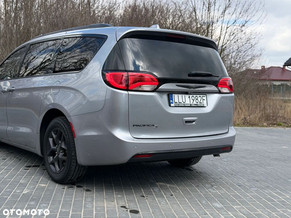 Chrysler Pacifica - 7